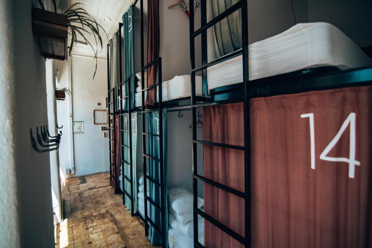 Lx Hostel Lisbon Bagian luar foto