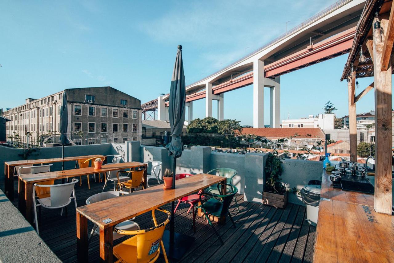Lx Hostel Lisbon Bagian luar foto